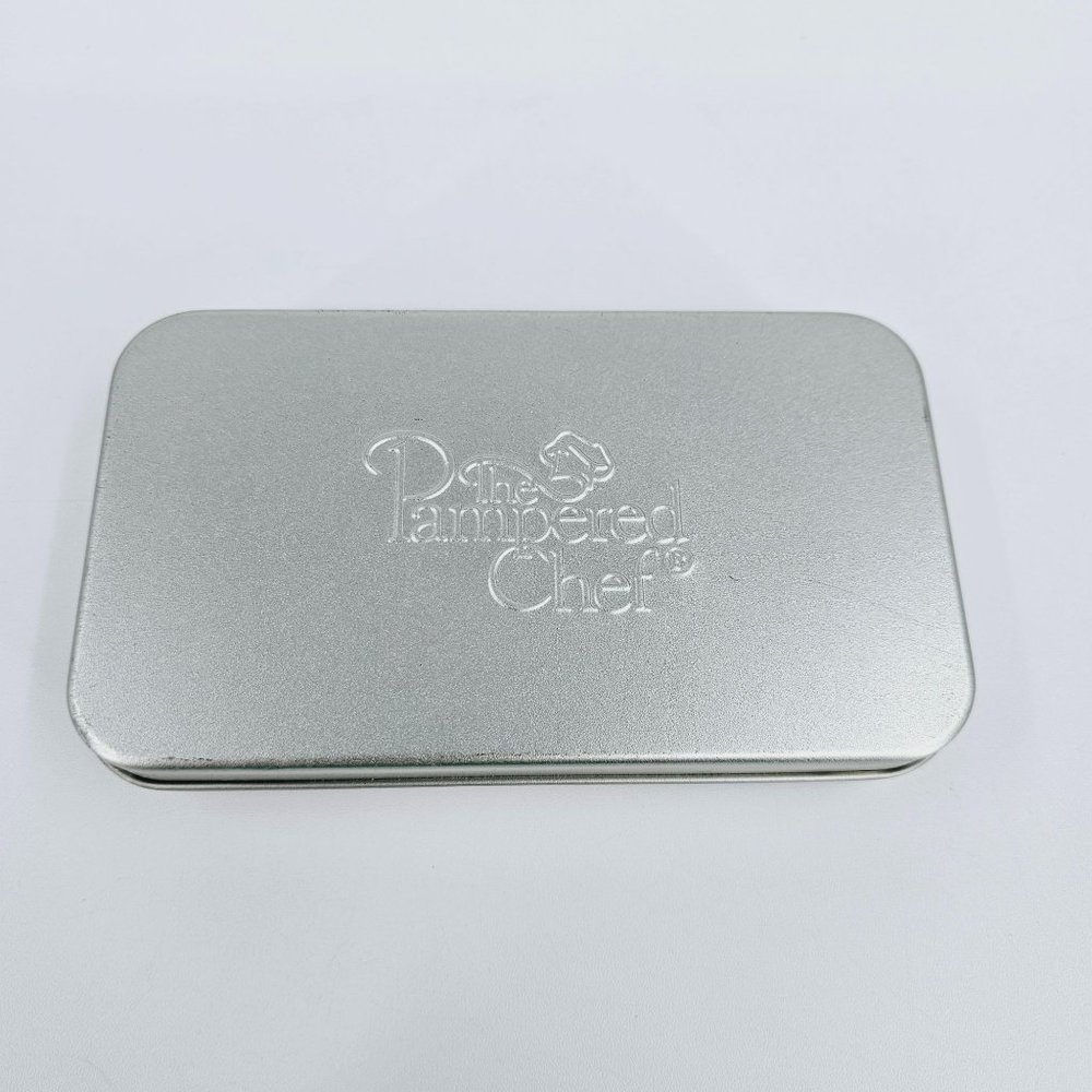 The Pampered Chef Creative Cutters Cookie Set of 8 Mini Silver Holder Gift Baker